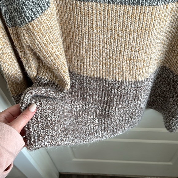 Pink Lily Colorblock Sweater - Picture 6 of 7